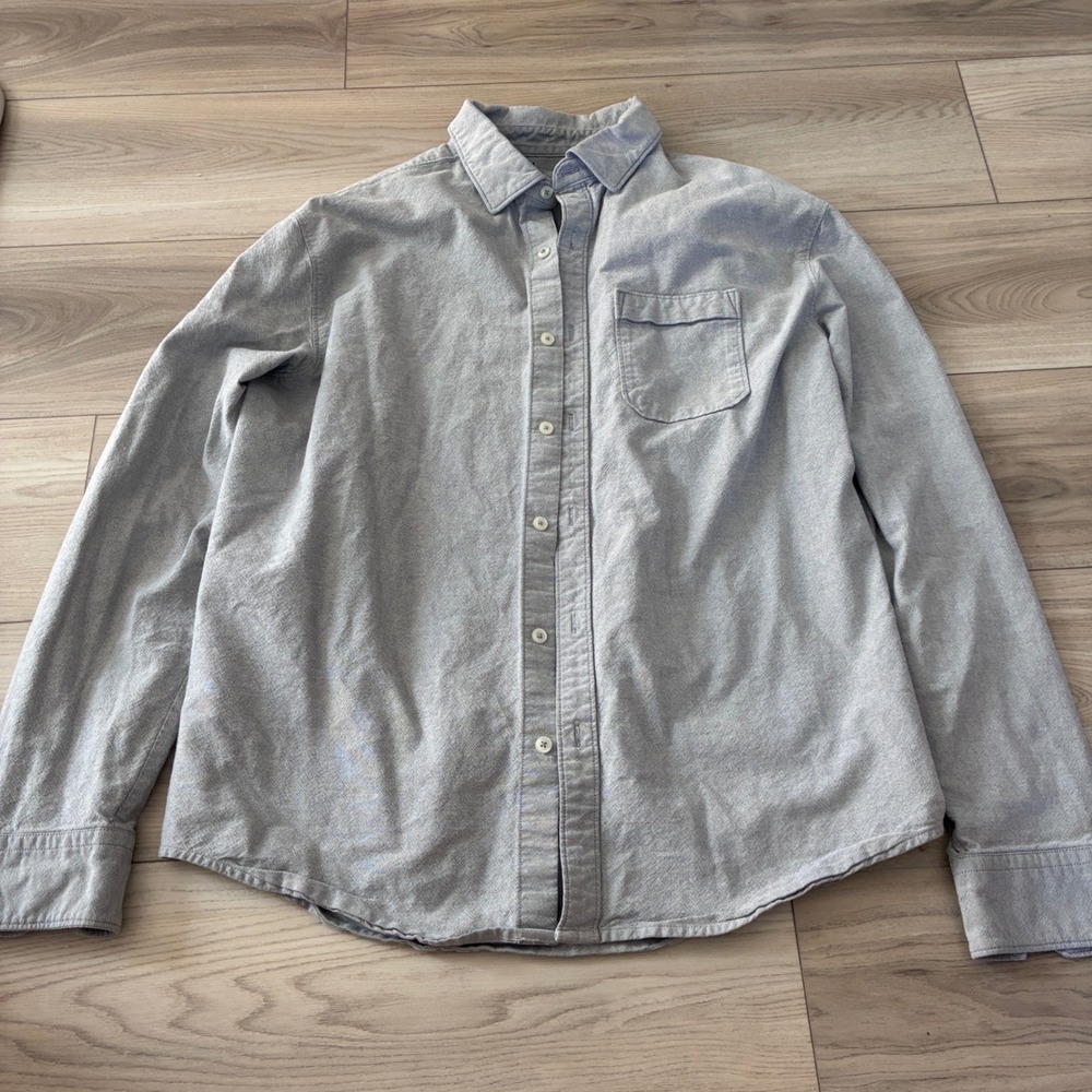 Under Armour HeatGear Mens Large Gray Button Down Shirt Loose Fit Long Sleeve